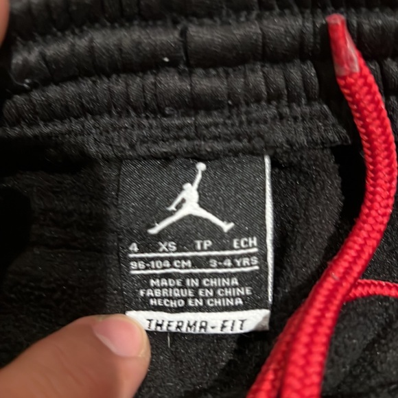 Jordan joggers for kids - Picture 2 of 3